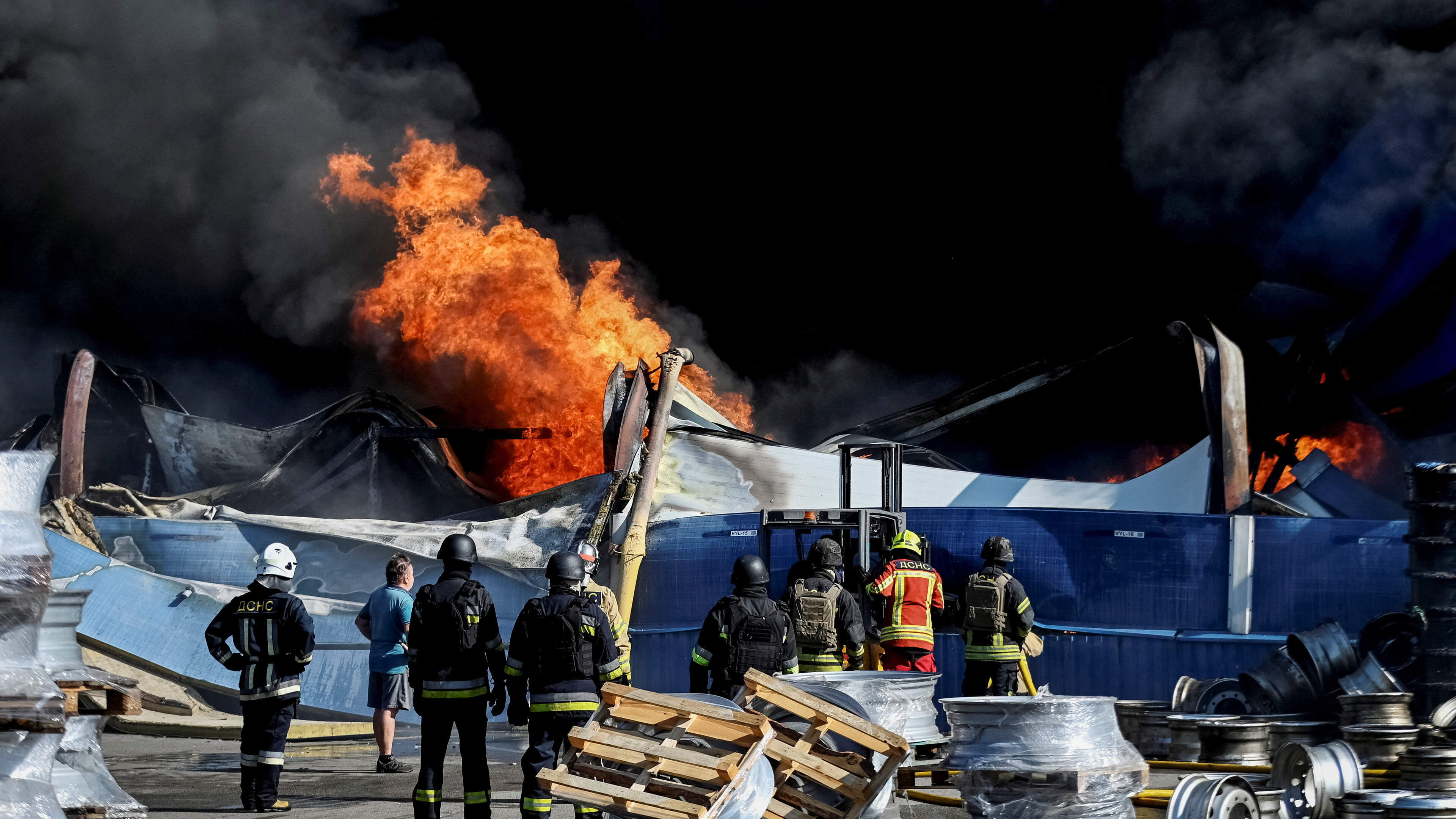 Russian strike on Kyiv-area warehouse causes detonation, killing 27